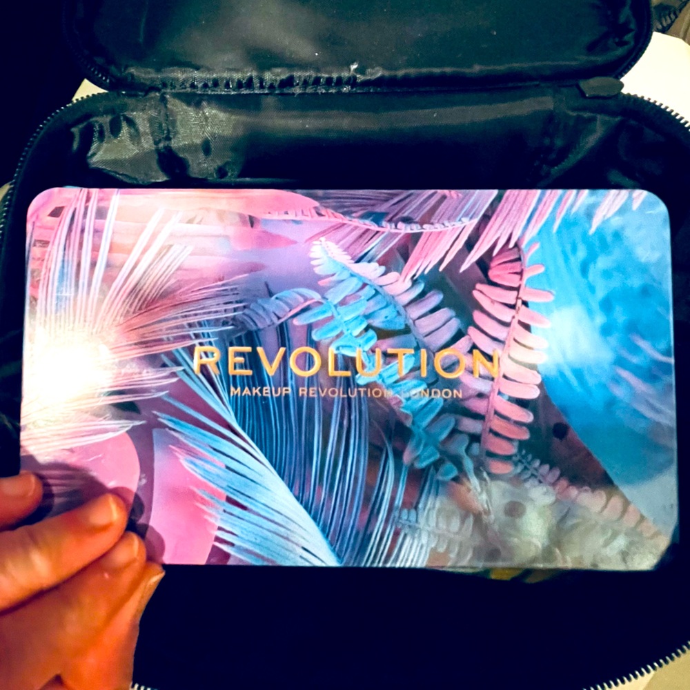 Revolution Eyeshadow Set Forever Flawless